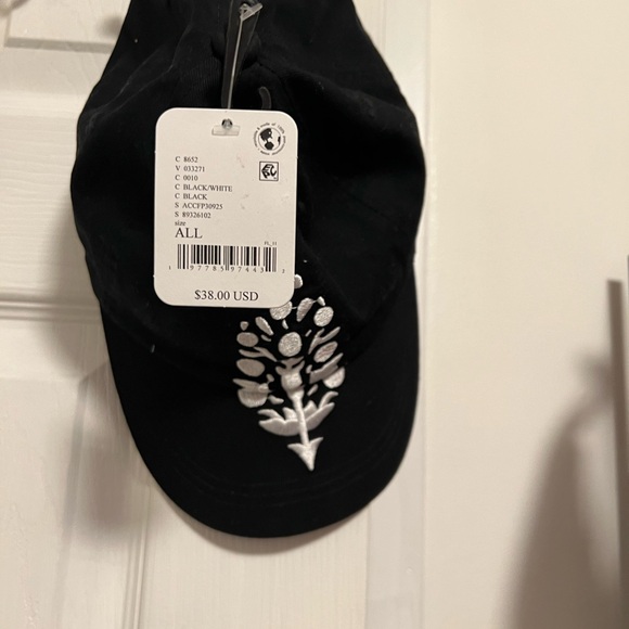 Free people Black hat with White Embroidery - Picture 2 of 5